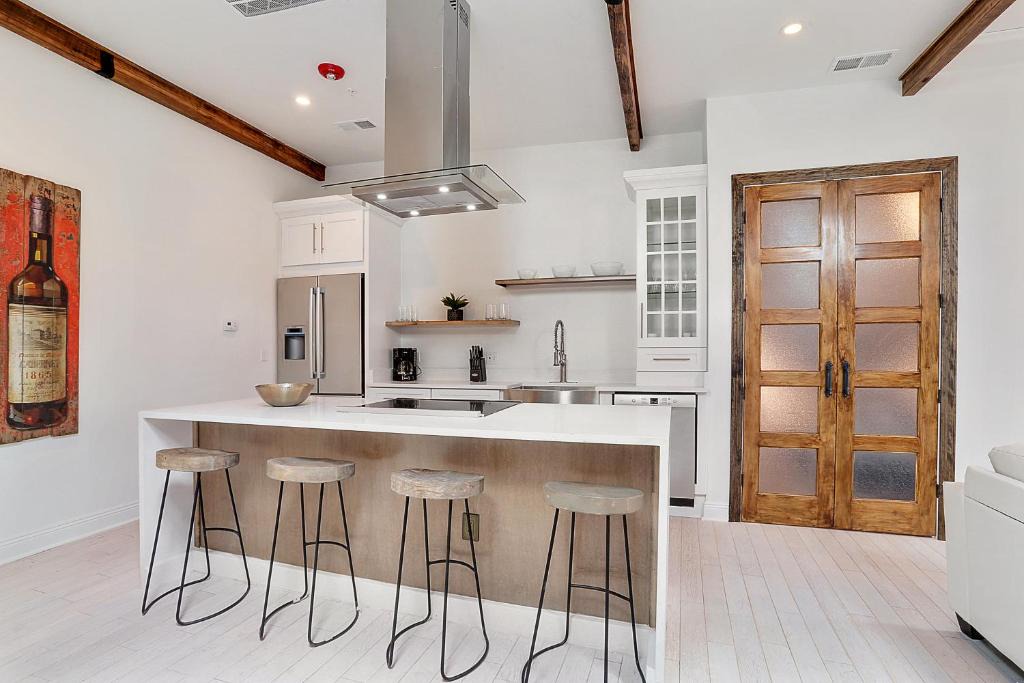 Faubourg Marigny Apartment | Bourbon Street Condos