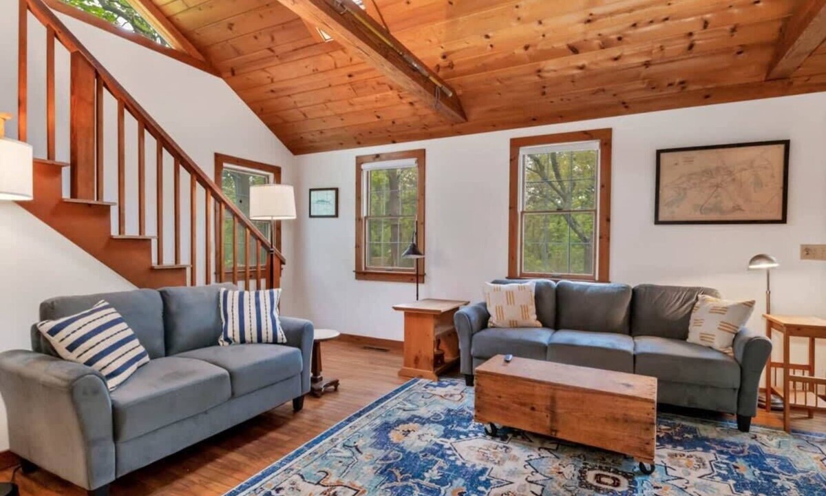 Brewster House | Brewster Retreat Near Bay Beaches & Dining