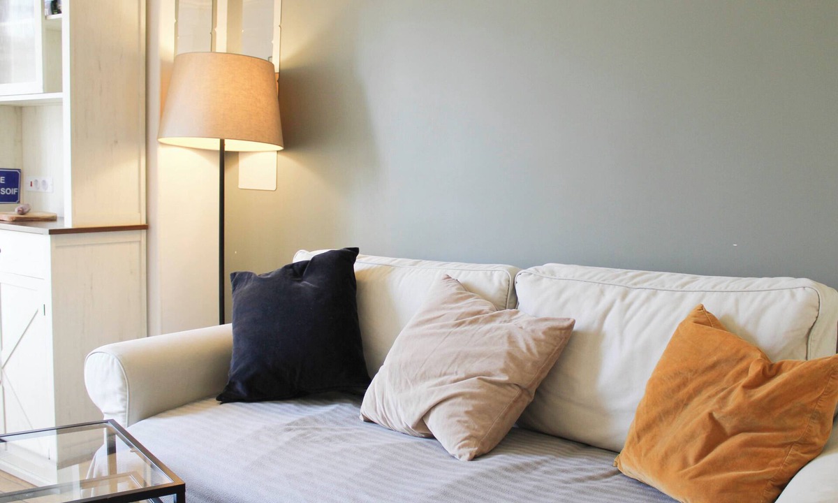 15th Arrondissement Apartment | Bright 35m² apartment with sunny balcony in Paris