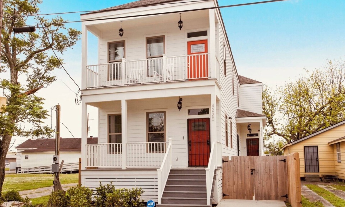 Saint Claude House | Bright 3BR Upper St Claude/Bywater Adjacent-2mi to French Quarter and Frenchmen