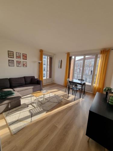 Rosny-sous-Bois Apartment | Bright & Cozy One Bedroom appartement close to Paris Balcony & Wi-Fi