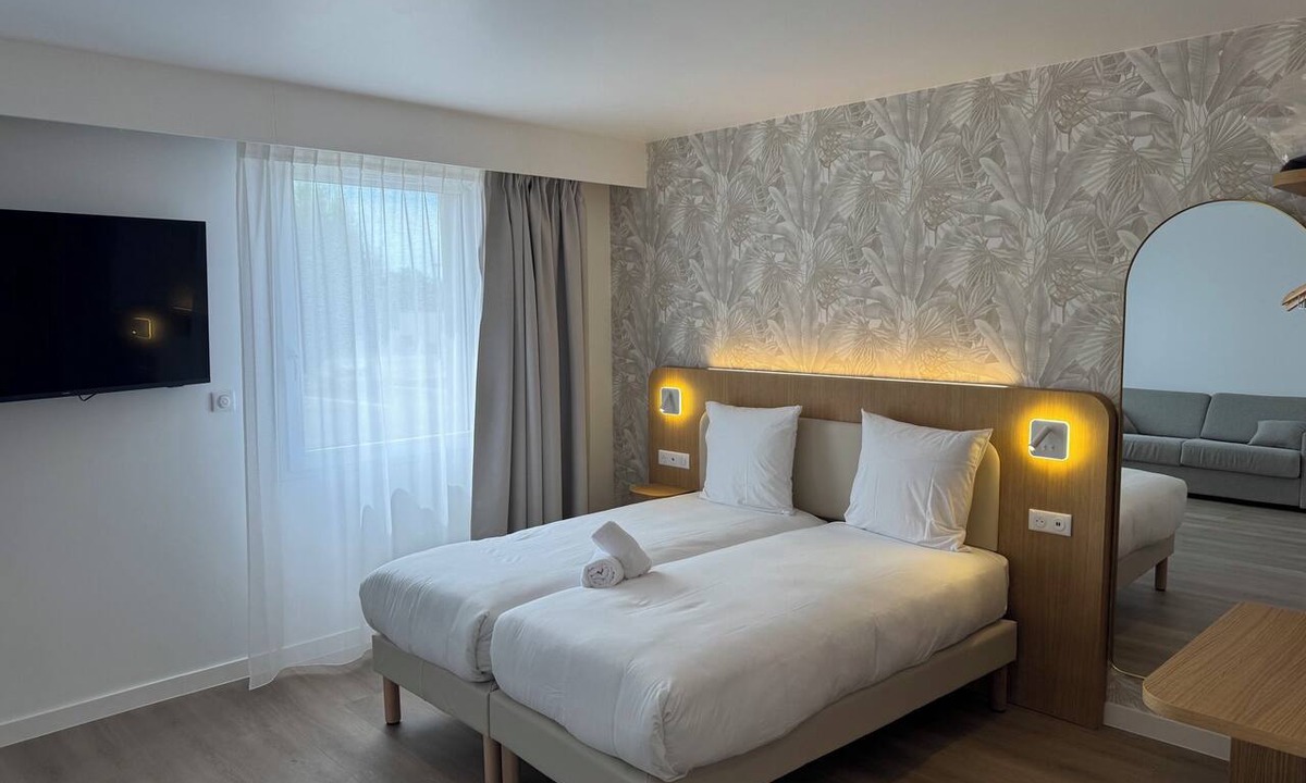 Saint-Witz Hotel | BRIT HOTEL CONFORT ROISSY SAINT-WITZ