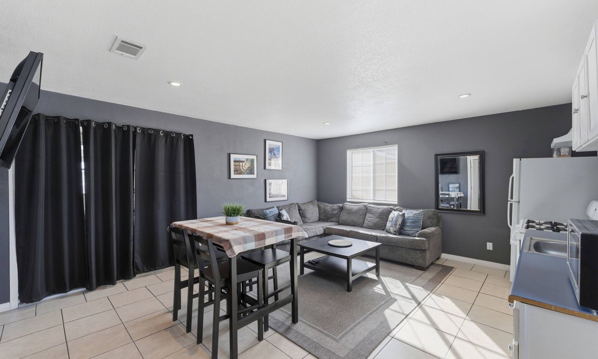 Port Hueneme House | Bungalow by the beach