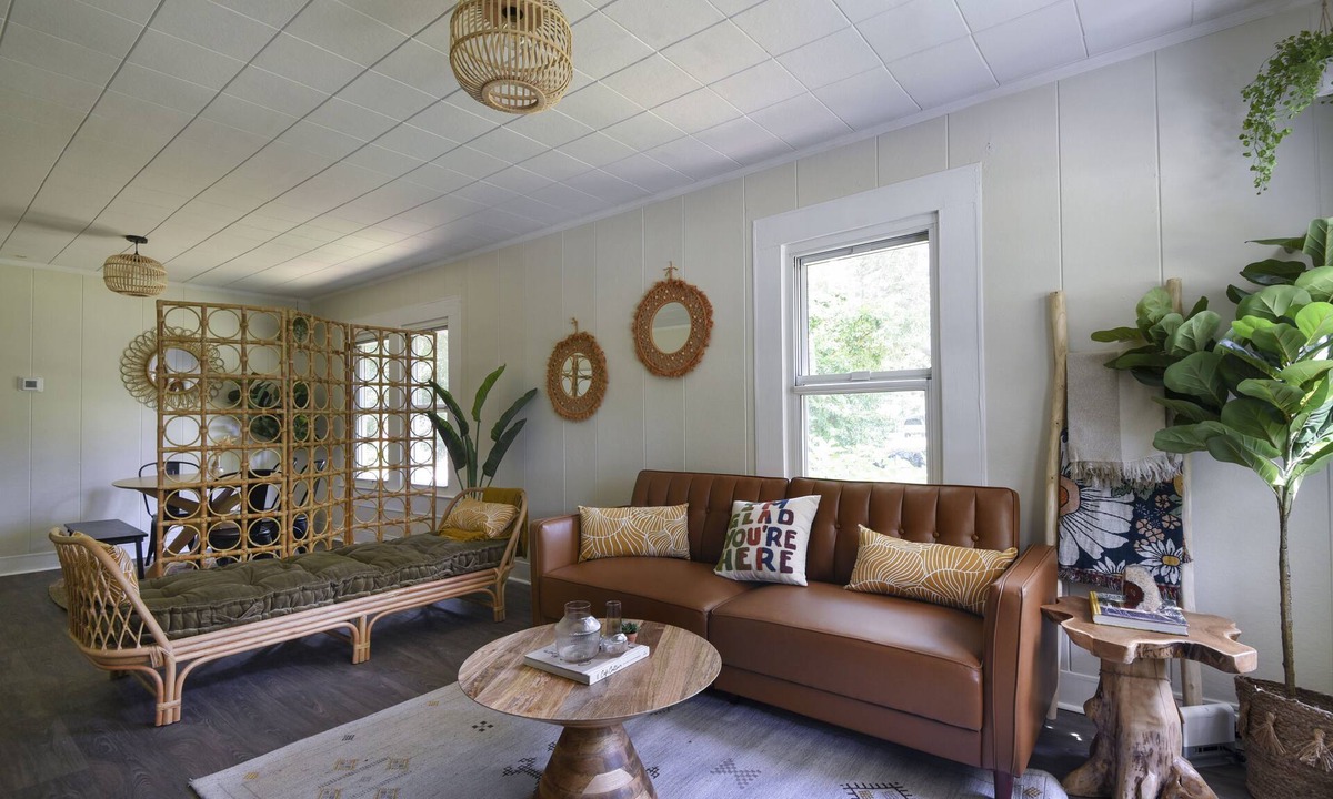 Gulfport House | Bungalow style home - 10 min walk to beach!