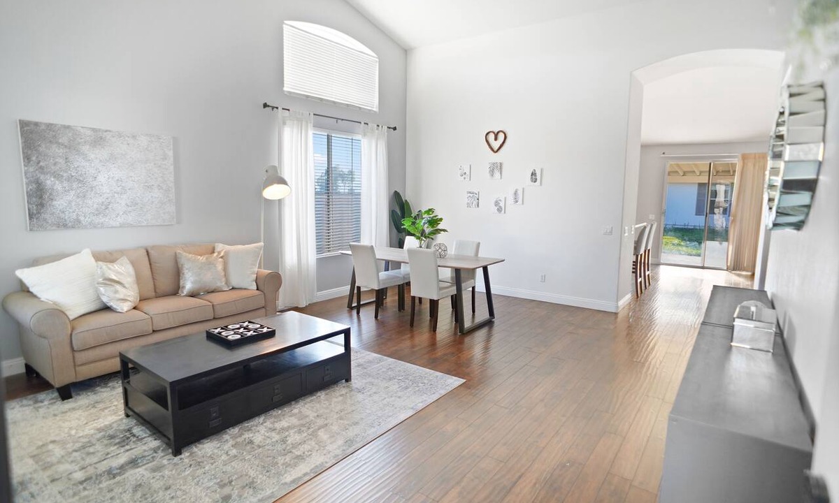 Canyon Country House | Business Rental in Beautiful and Safe Stone Crest Neighborhood