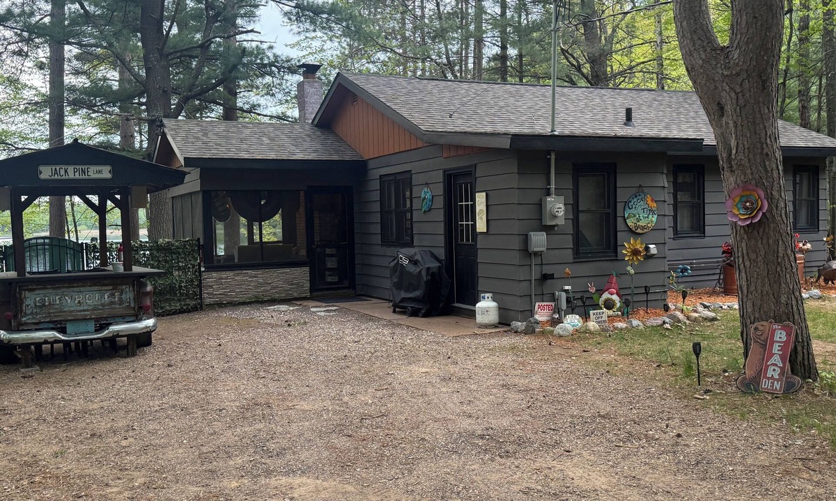 Minocqua Cabin | Cabin on lake . Pet friendly