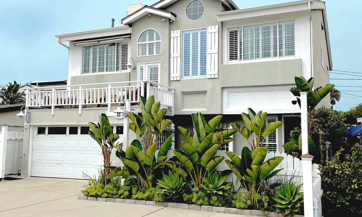 Silver Strand House | California Comfort Family Beach Home - 4 bedrooms/3 Full baths/Sleeps 8