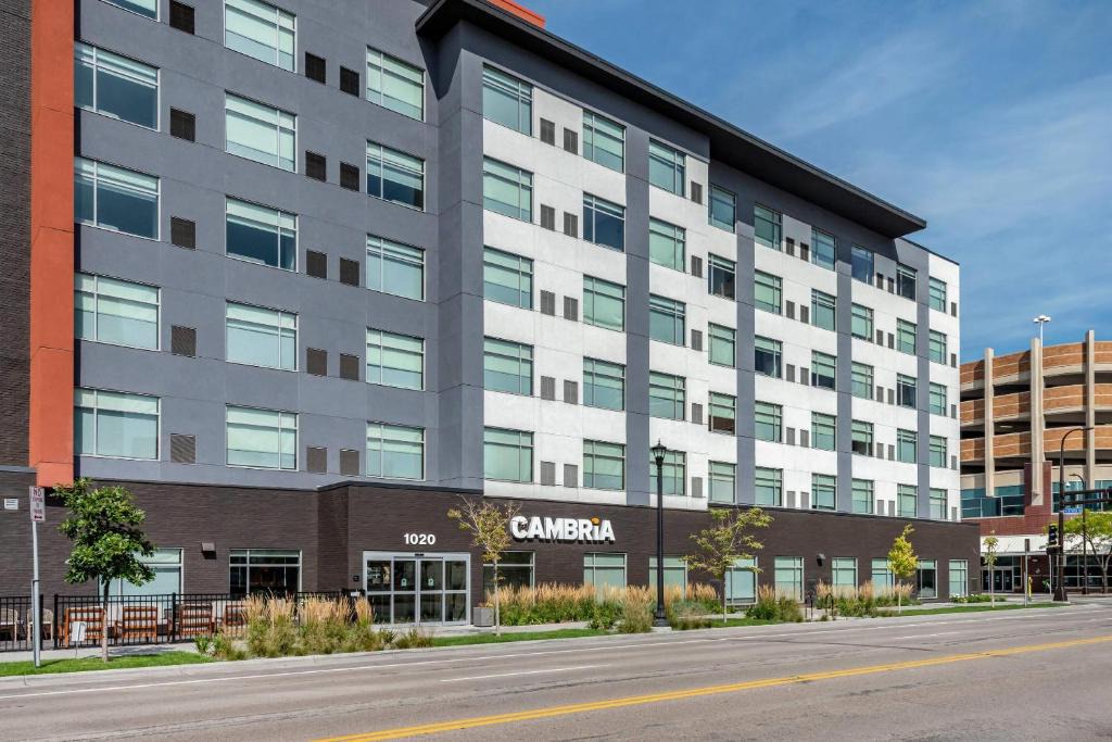 Downtown Minneapolis Hotel | Cambria Hotel Minneapolis Downtown