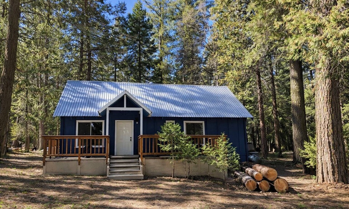 Shaver Lake Cabin | Can't beat this prime location in the East Village.