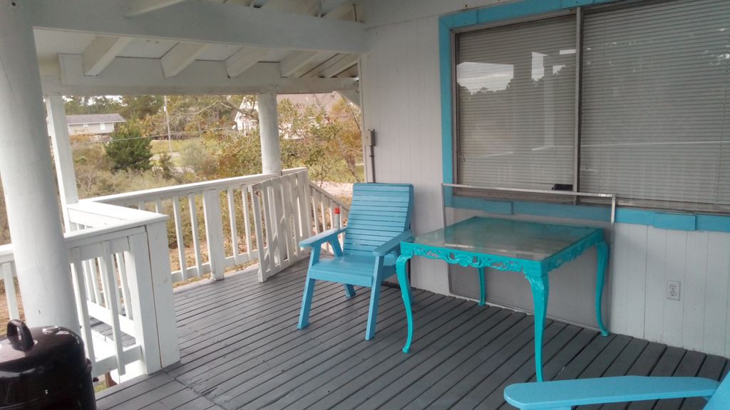 Shoreline Park Cottage | Captains Quarters waterfront cottage
