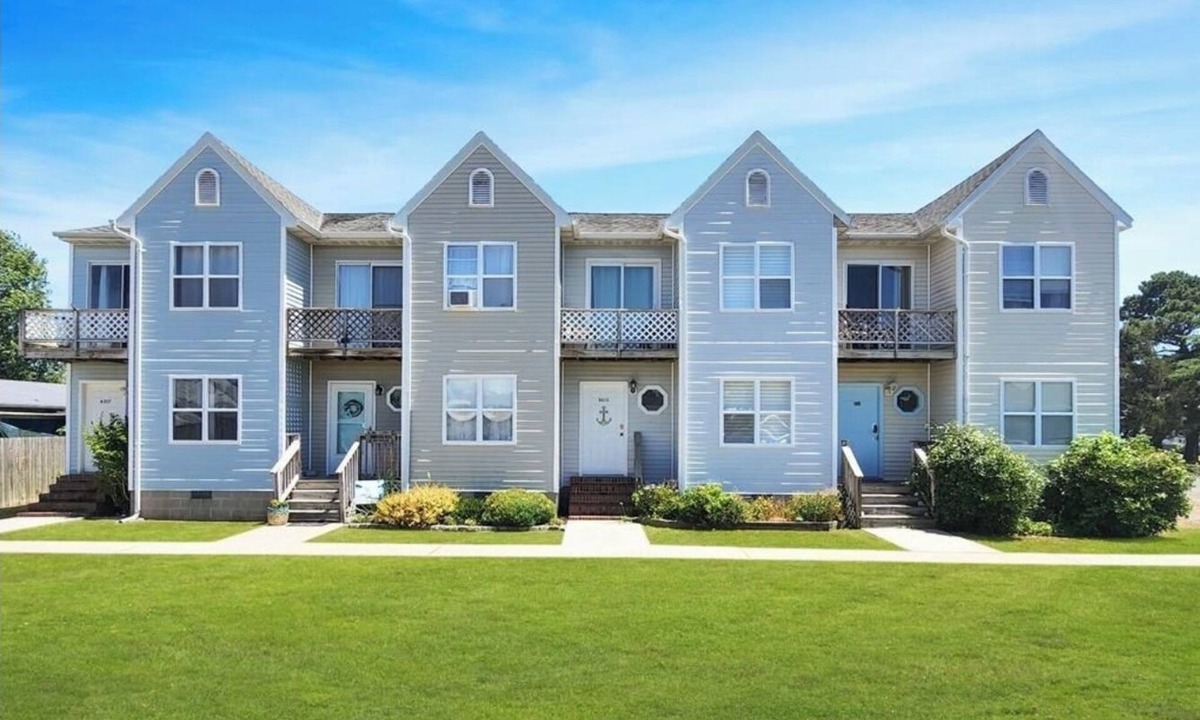 Deep Hole House | Central Location~Walk 2 Dining! Beach Pass & Gear!