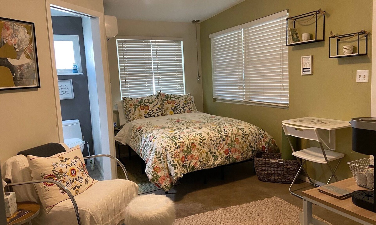 Blenman-Elm Apartment | Central Saguaro Studio - Private Guest Suite near U of A!