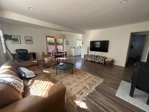 Sawtelle House | Central West LA Home Near Santa Monica & Beaches