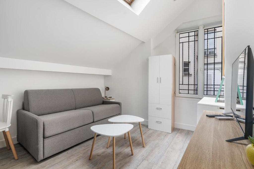15th Arrondissement Apartment | Charmant studio Tour Eiffel