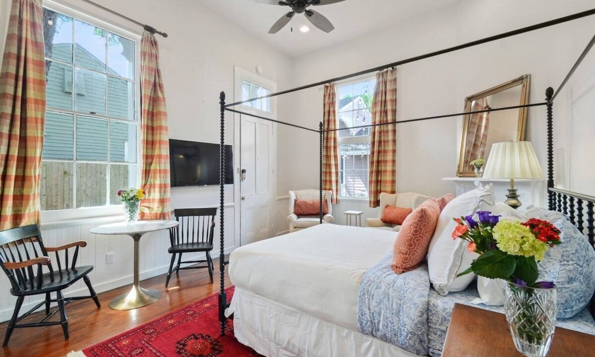 Faubourg Livaudais Apartment | Charmed 1886 Garden District
