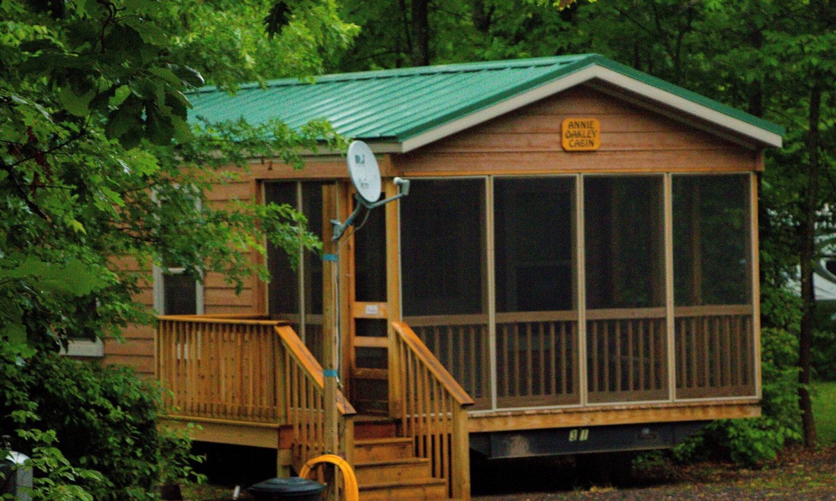 Markville Apartment | Charming 2 bedroom cabin at a resort near Hinckley, located near the WI border