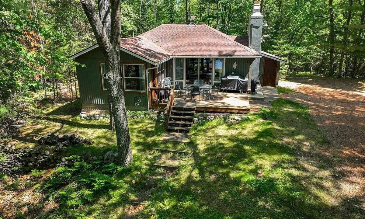 Harshaw Cottage | Charming 3-bedroom cottage in fabulous Lake Tomahawk with WiFi, AC