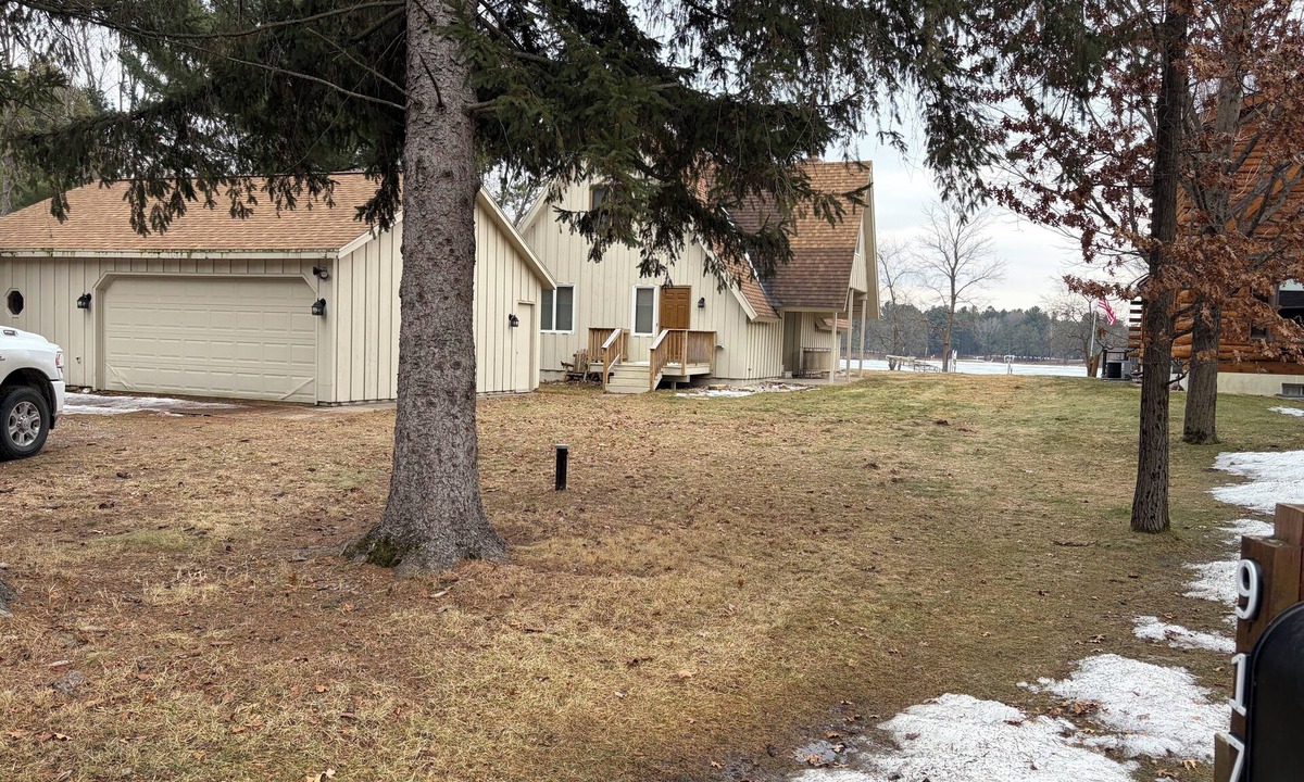 Nekoosa Cottage | Charming 3-bedroom waterfront cottage in beautiful Nekoosa with AC