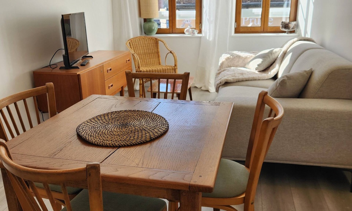 Le Neubourg Apartment | Charming 49 m² triplex in the heart of downtown Neubourg with a terrace