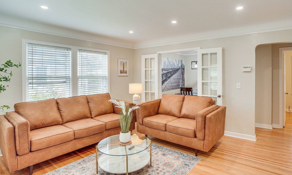 Highland House | Charming 4BR Home; 3 Levels; Near Airport & MOA