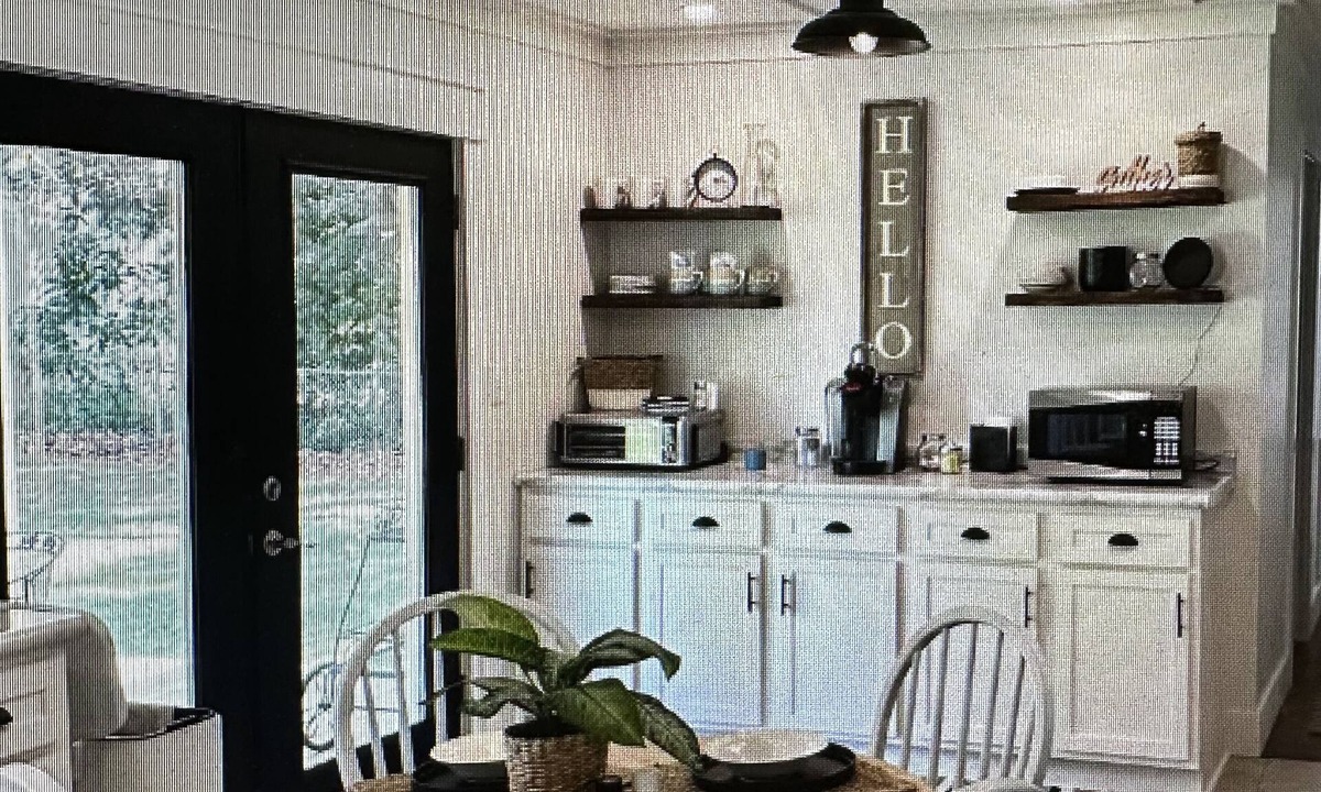 Wiggins Cottage | Charming Cottage-Sleeps 6 by Flint Creek(Pat Harrison) Fishing, Swimming, Biking