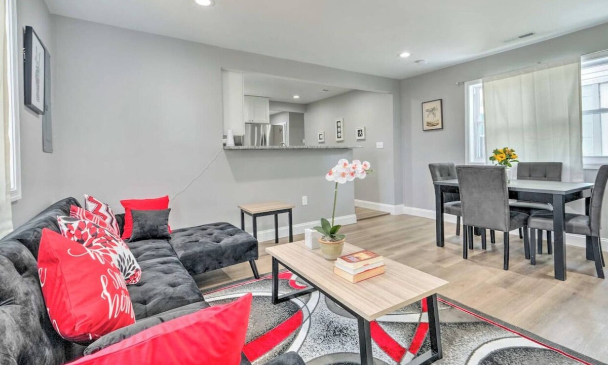 Twining House | Charming DC Home Near Transit and Local Hotspots