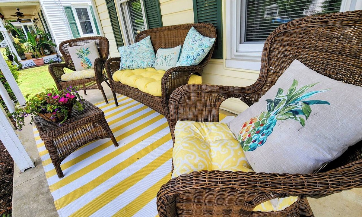 Ridgely House | Charming Family Ridgely Retreat- Huge Yard, Bikes & Peaceful Porches