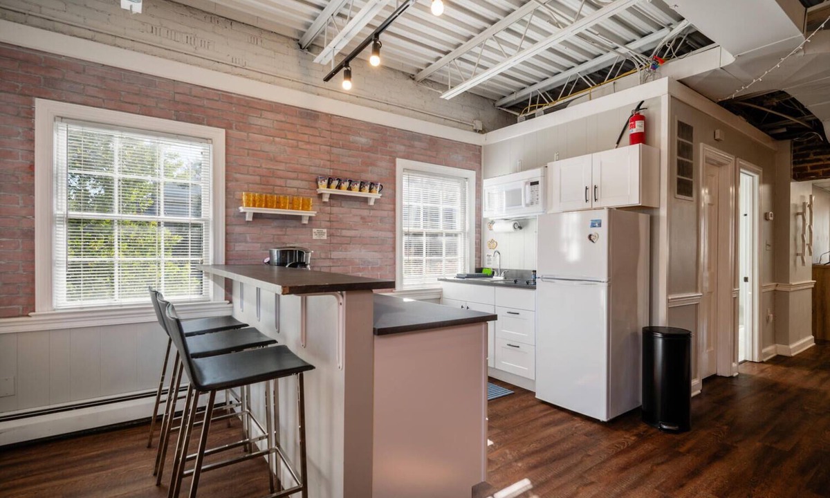 Old Town Alexandria Apartment | Charming flat in the heart of Historic Old Town