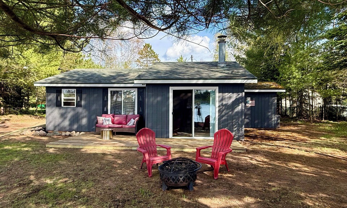 Mercer Cabin | Charming Lakefront Cabin. 100 ft private beach with dock on Lake of the Falls.