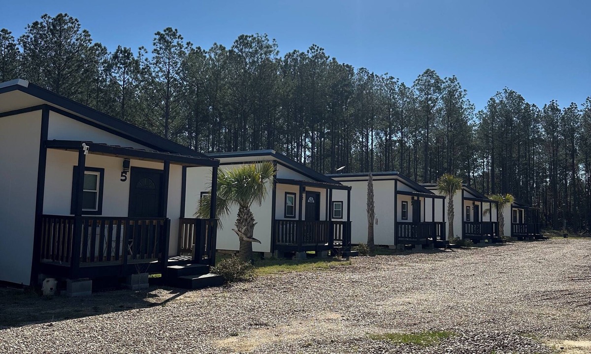 Woodville House | Charming luxury studio cottages with hints of rustic flare to help you RECHARGE