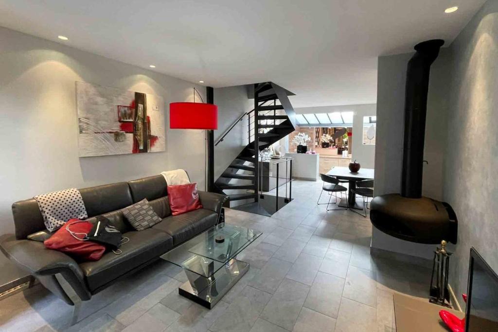 Amerique House | Charming townhouse with garden in the City of Love