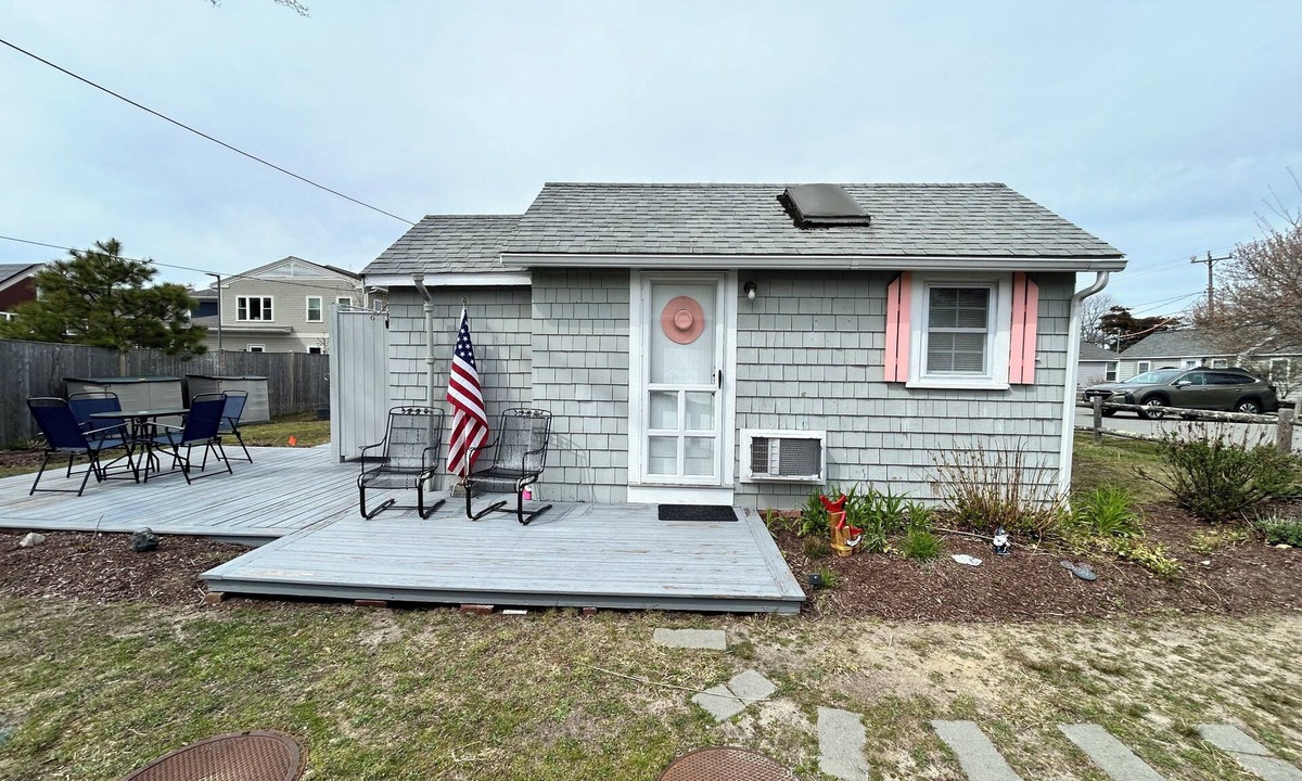 West Yarmouth Cottage | Charming West Yarmouth Cottage- Minutes to Beaches, Dining & Family Fun
