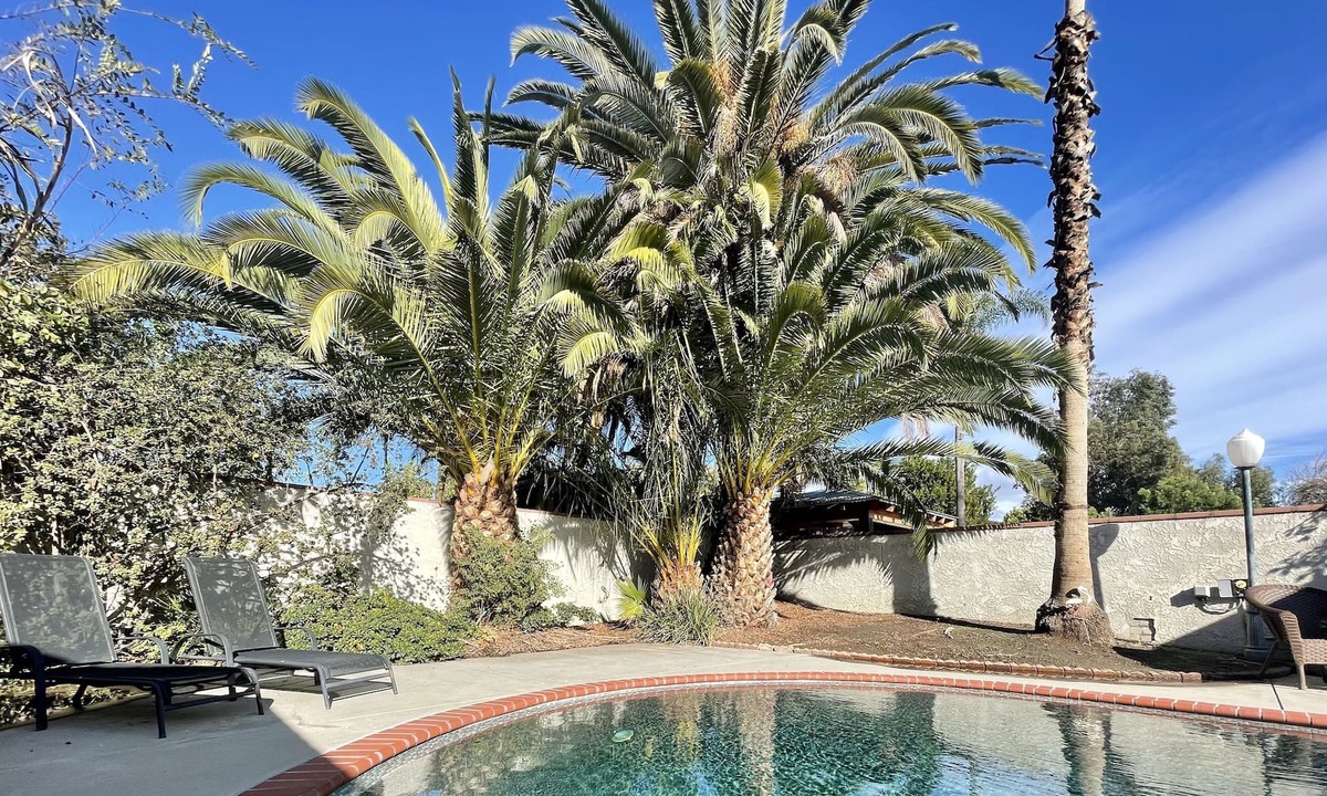 Valley Glen House | Cheerful 3 bedroom vacation home with pool access