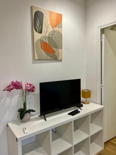 Gagny Apartment | Chemin de fer adorable appartement