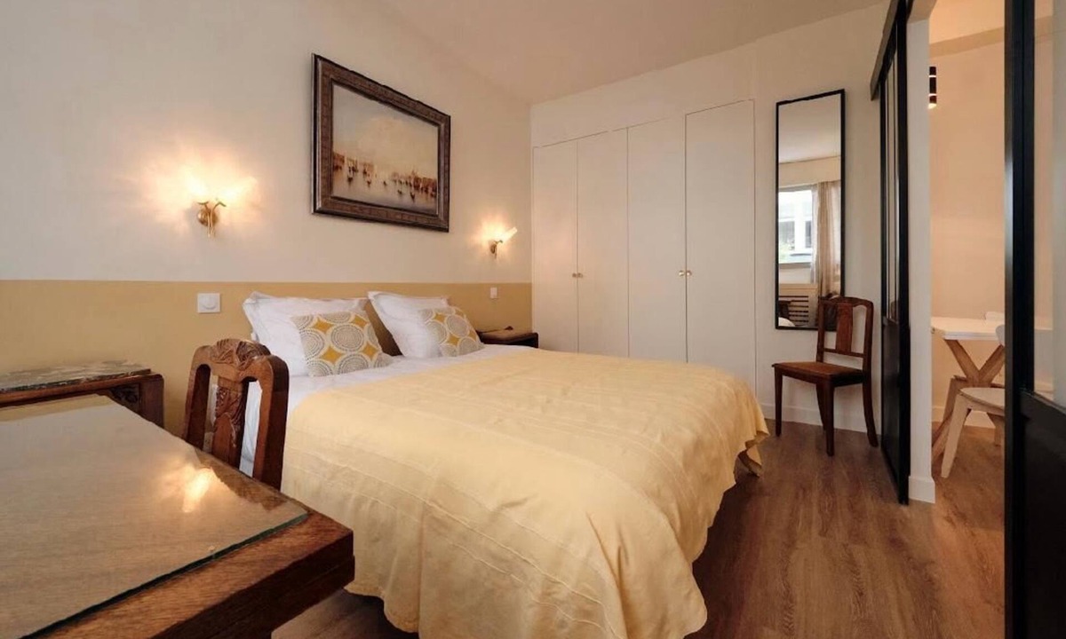 7th Arrondissement Apartment | Chic & cosy 2BR - à deux pas Tour Eiffel 2BR