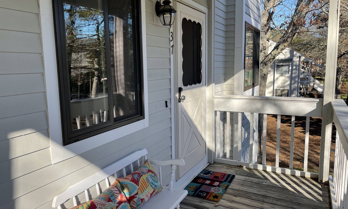 Brewster Condo | Classy, Comfy, and Convenient with AC & Pool Access