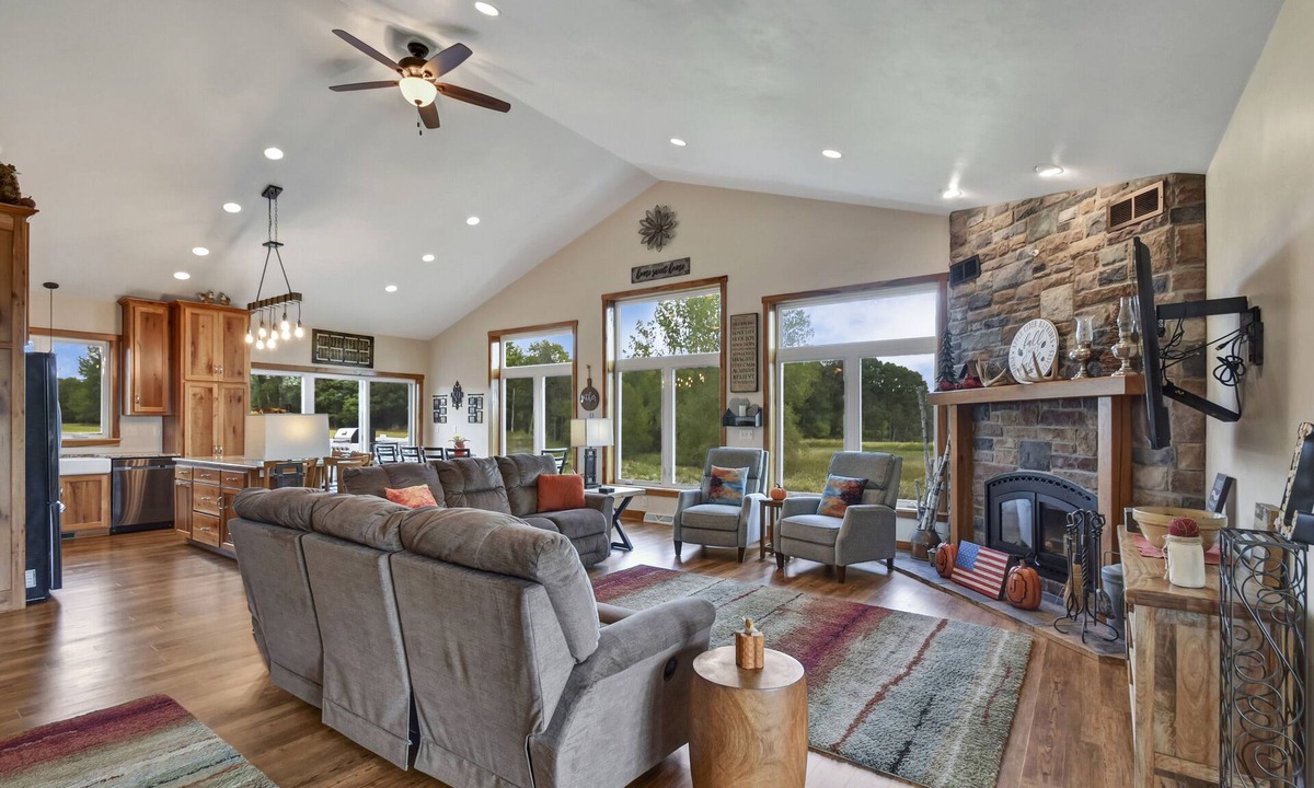 Sturgeon Bay House | Clay Banks Retreat
