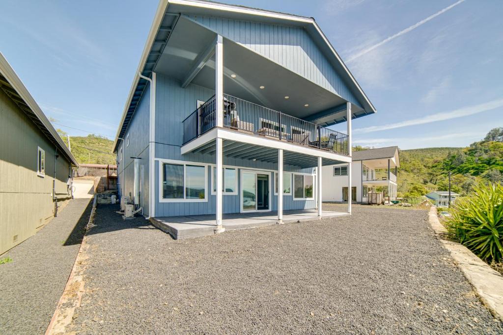 Clearlake House | Clearlake Vacation Rental w/Nearby Lake Access!