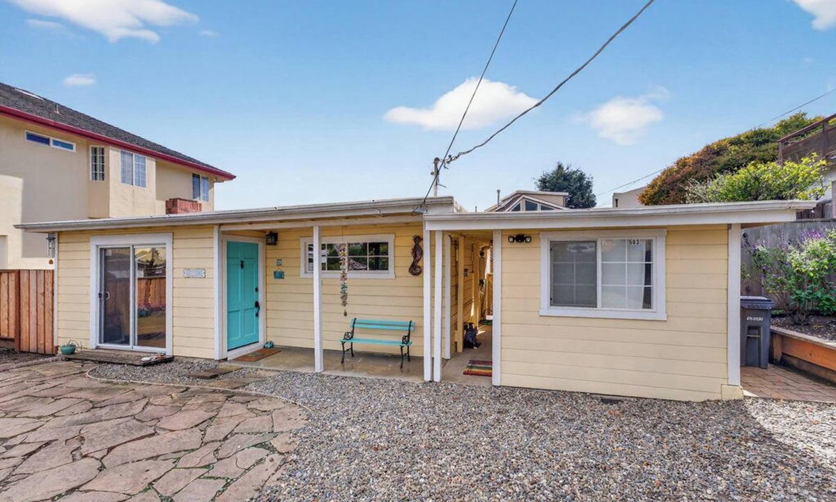 Aptos House | Coastal Breeze Cottage