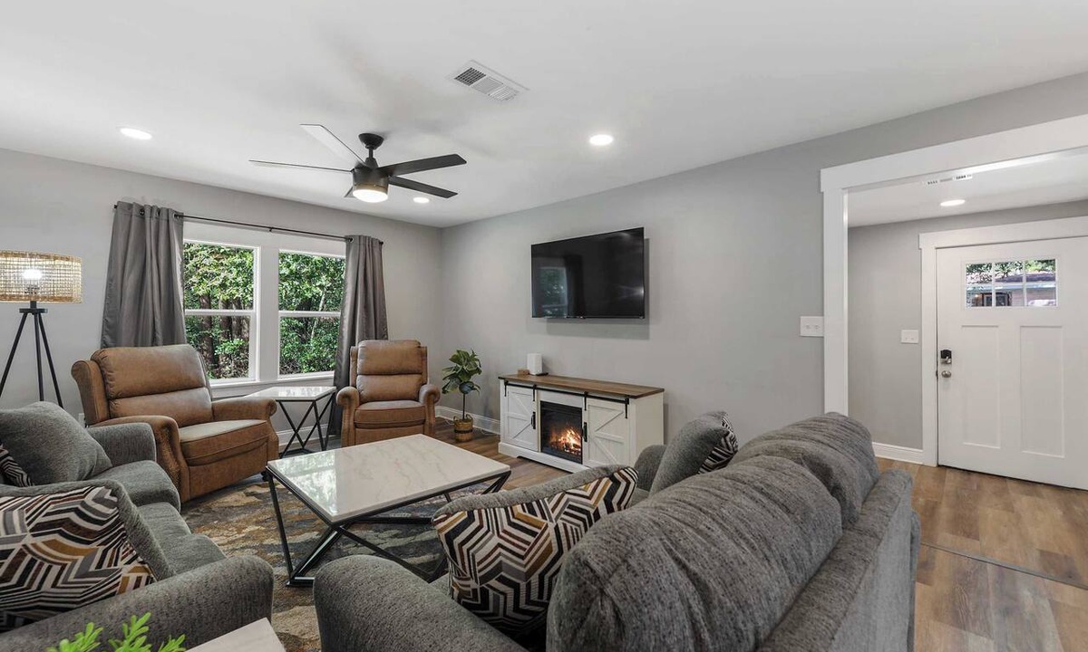 Gulfport House | Coastal Casa -Charming 3 Bedroom House