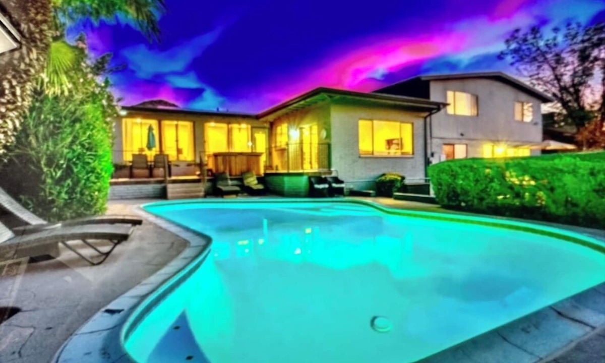 Paradise Valley Village House | Come for fun in Back Yard Oasis with Pool/Hot Tub