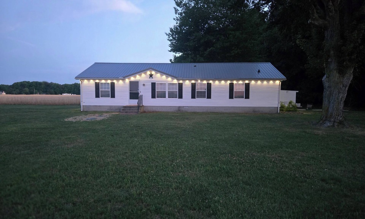 Milford House | Come stay at our beautiful 3 bedroom home located in rural Milford De.