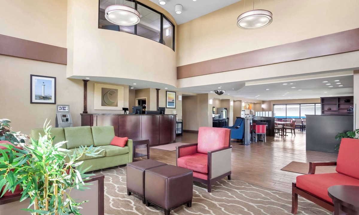 Gulfport Hotel | Comfort Suites Gulfport Central