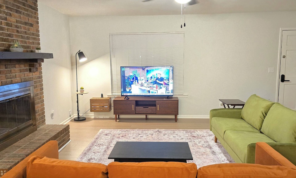 Mobile House | Comfortable 3-Bedroom Home in Mobile – Perfect for Families & Groups!