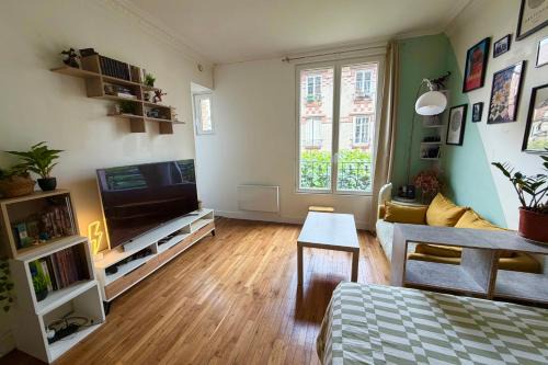 Issy-les-Moulineaux Apartment | Comfortable studio close to the Seine