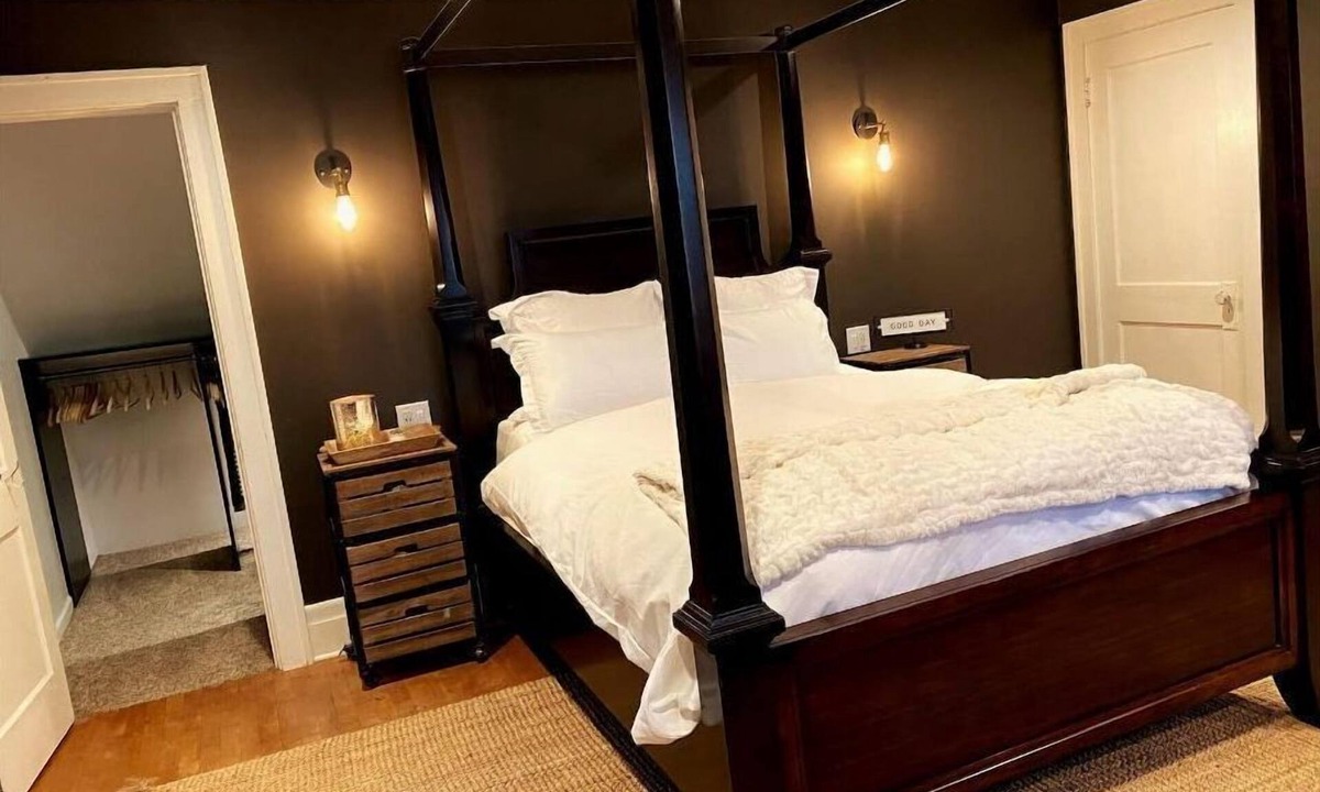Kutzky Park House | Comfortare Cottage - 6 Blocks to Mayo Clinic!