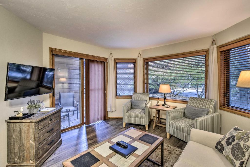 Egg Harbor Apartment | Condo with Resort Amenities - 1 Mile to Beach and Golf