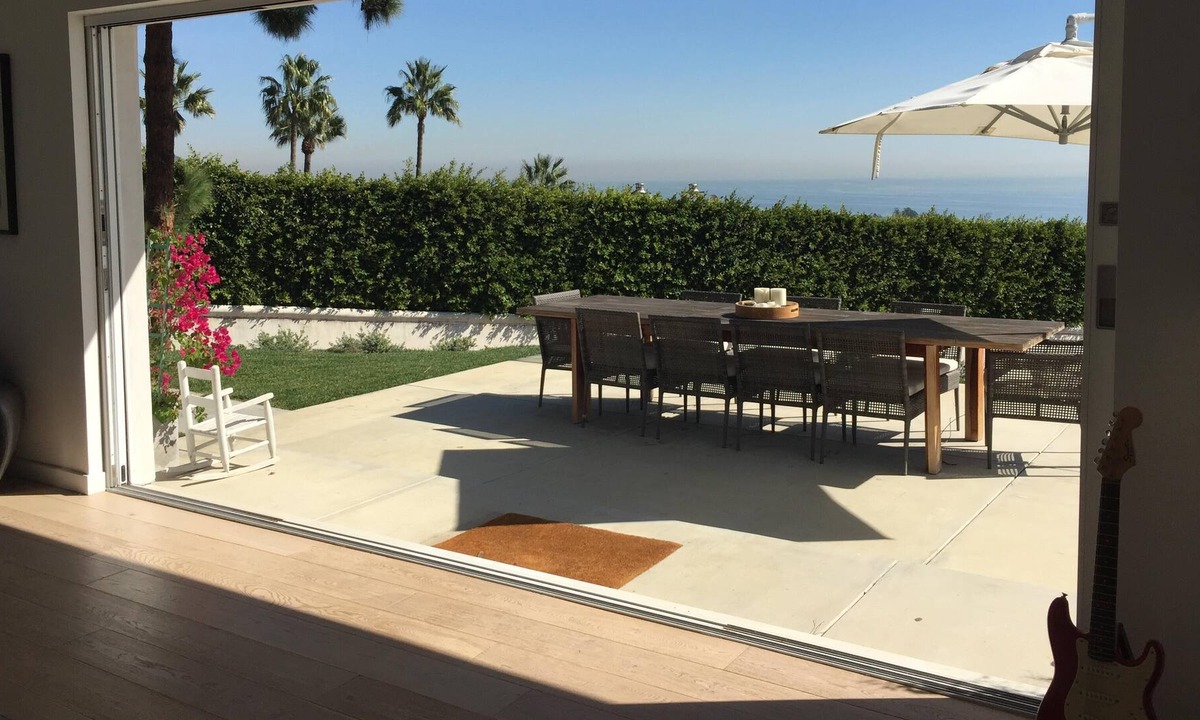 Central Malibu House | Contemporary Malibu living with spectacular views and convenient beach access
