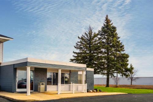 Owatonna Hotel | Coratel Inn and Suites by Jasper Owatonna