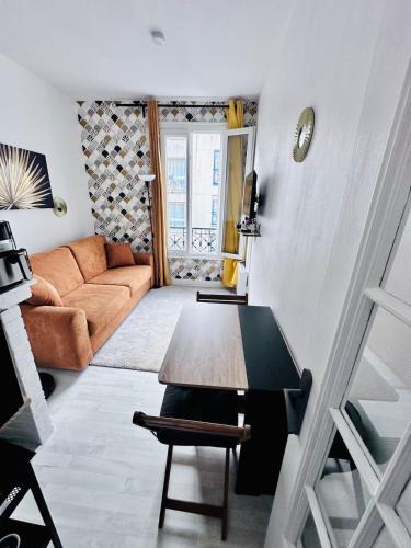 Epinettes Apartment | Cosy Paris 2P Vue Tour Eiffel